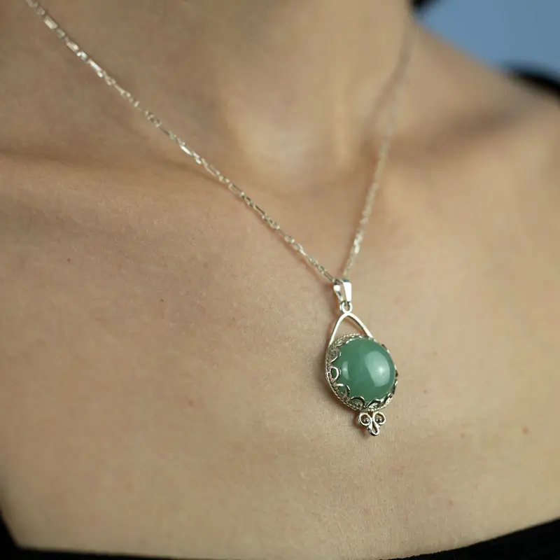 Collier Chaîne Fine Argentée Avec Pendentif Cabochon Kaki - SHAMAYA KREA, Neuf étiqueté